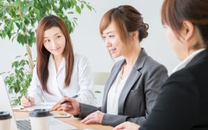 女性活躍推進法と女性活躍の現状と課題。企業がおさえておきたいこと。 女性活躍推進法と女性活躍の現状と課題。企業がおさえておきたいこと。